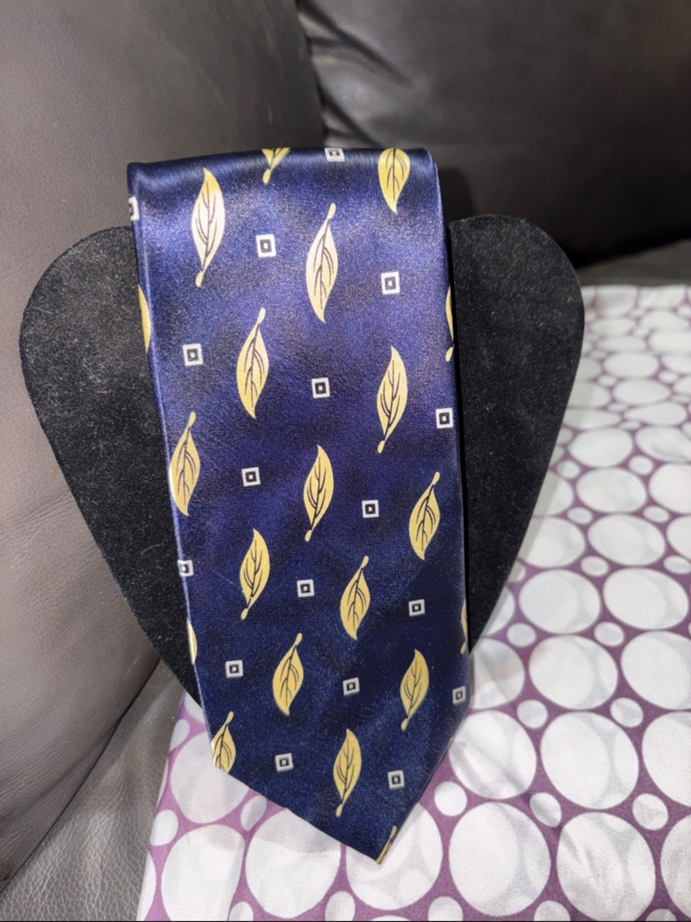 Elegant Navy Tie with Gold Leaf Motif